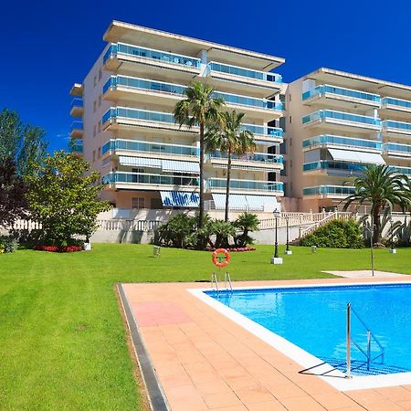 Uhc Village Park Apartments Салоу Екстериор снимка