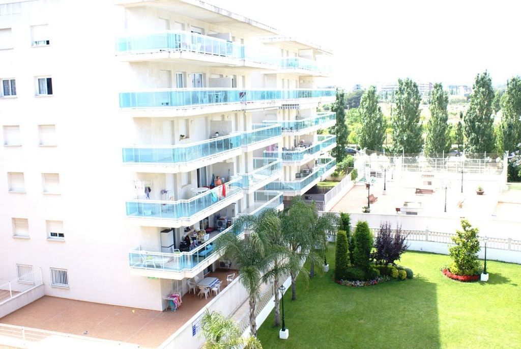 Uhc Village Park Apartments Салоу Екстериор снимка