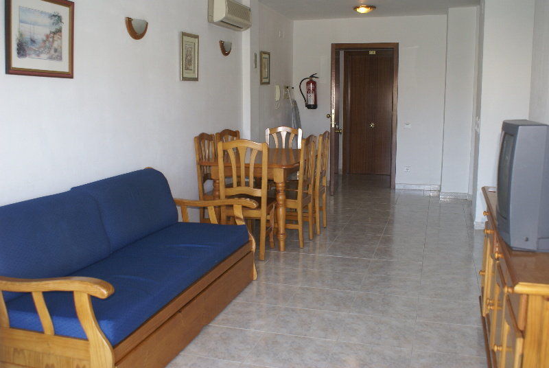 Uhc Village Park Apartments Салоу Екстериор снимка